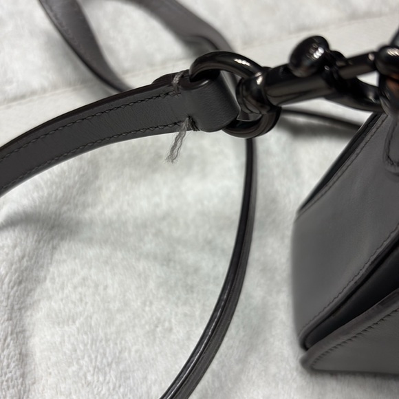 Grey leather coach crossbody - Picture 7 of 7